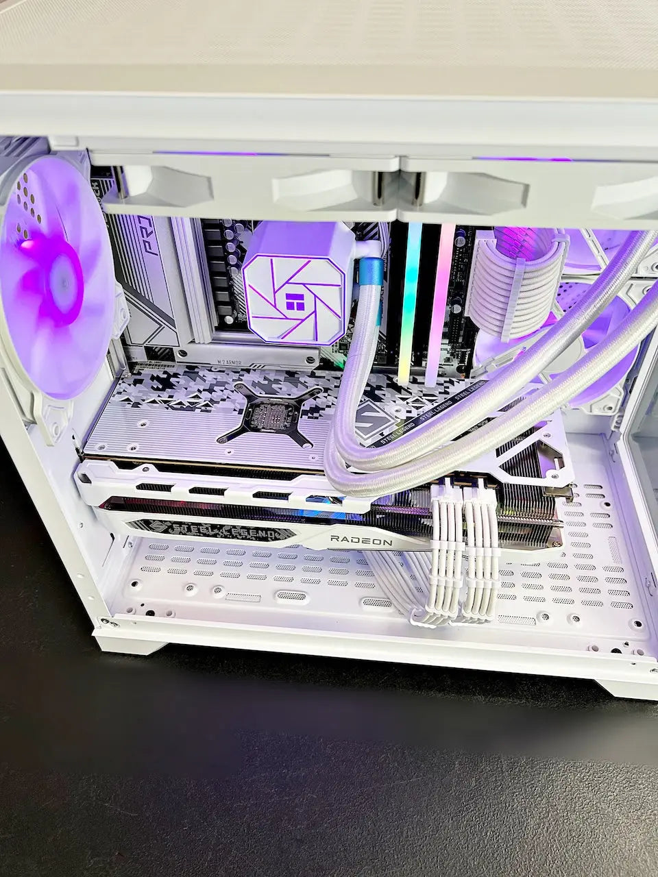 Liquid Cooled Ryzen 5 7500F RX 7800 XT 32GB DDR5 RAM 1TB M.2 WIFI 6E Win 11 Gami