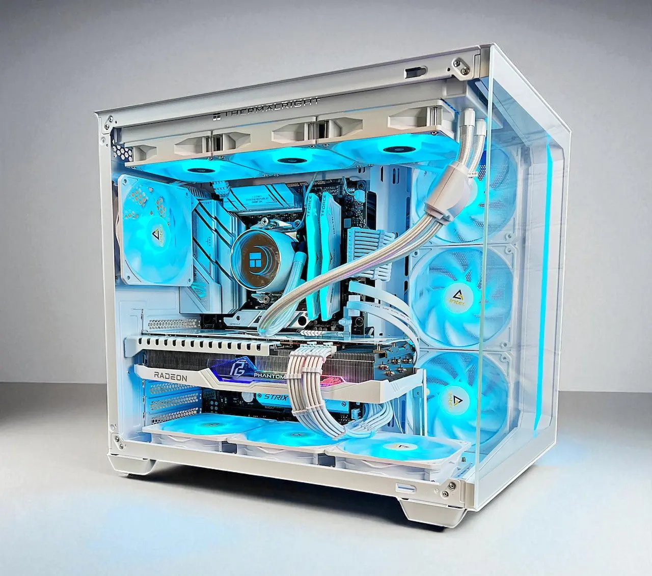 Ryzen 7 7700X RX 7900 XT 32GB DDR5 2TB M.2 Win 11Pro Gaming PC Tustin Systems