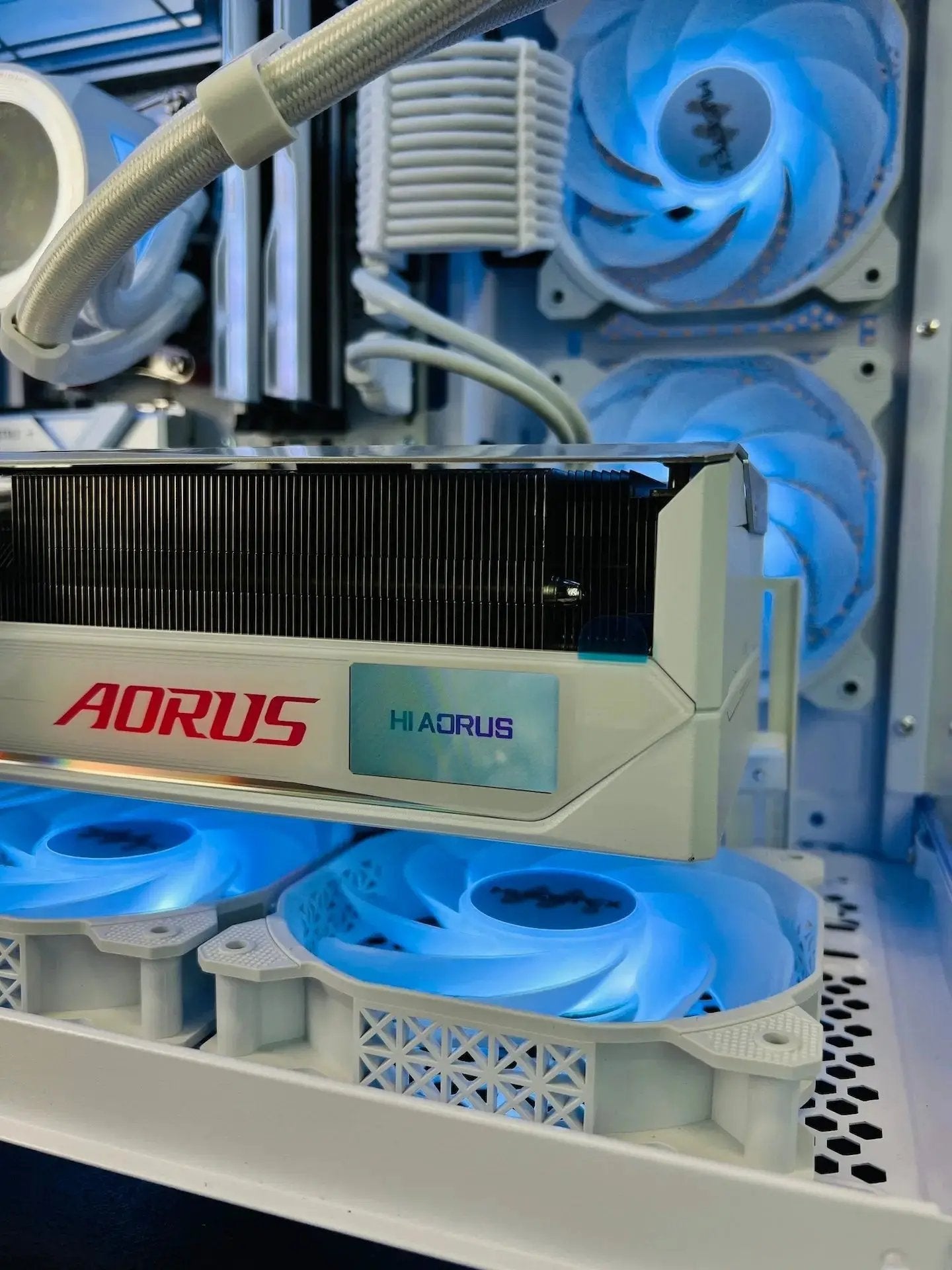 RTX 5080 AORUS MASTER Ryzen 9800X3D 32GB DDR5 2TB M.2 WIFI 7 Liquid Cooled Gaming Gaming PC Tustin System