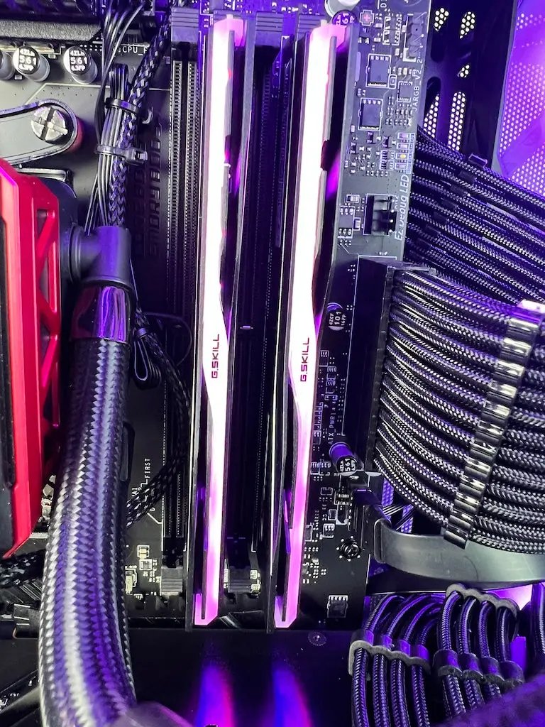 Ryzen 7 9800X3D | RX 7900 XTX 24GB | 32GB DDR5 | 2TB M.2 | WIN 11 PRO Tustin Systems