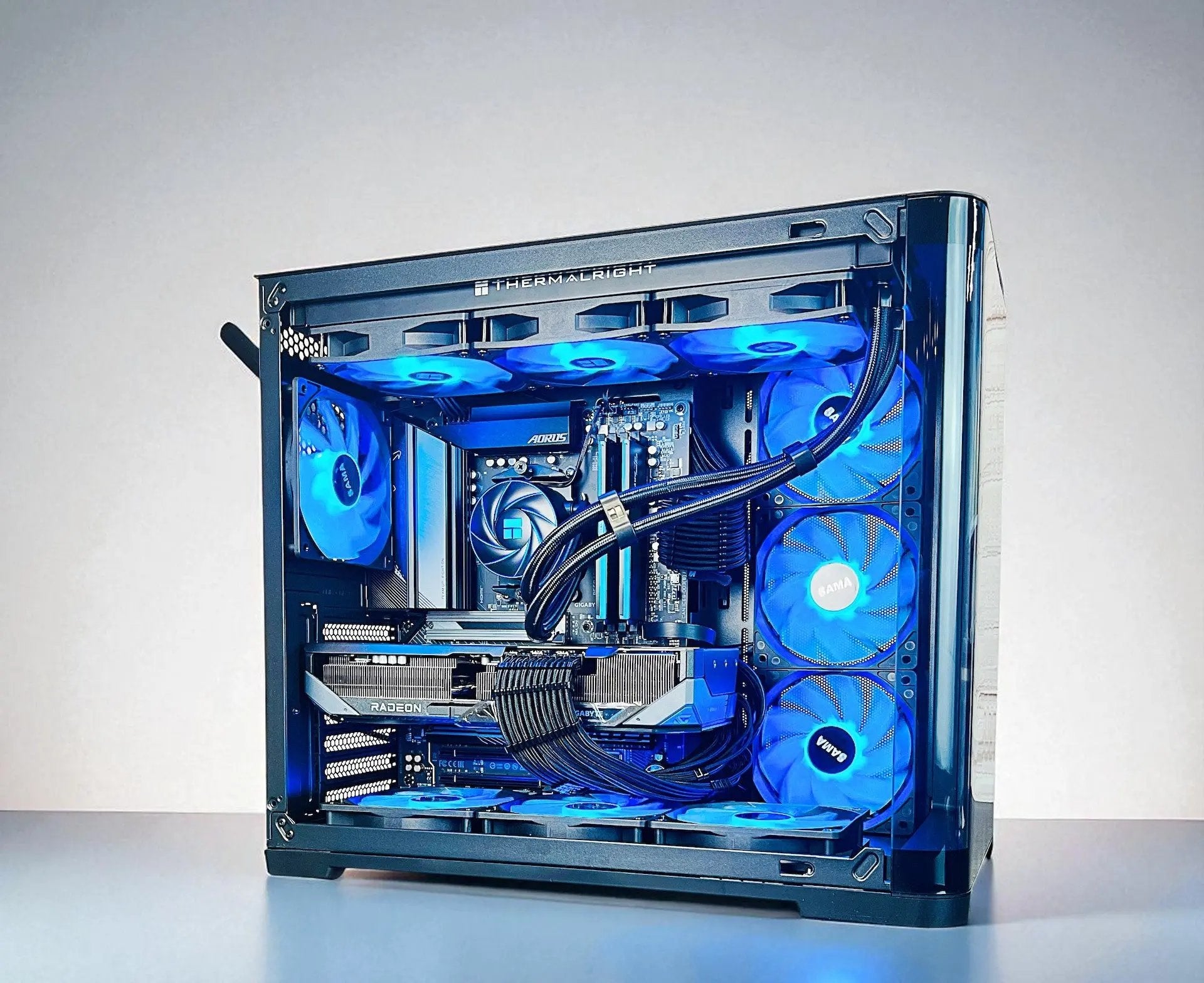 RX 9070 XT Gaming PC - Ryzen 7700X, 32GB DDR5 RAM WIFI – Tustin