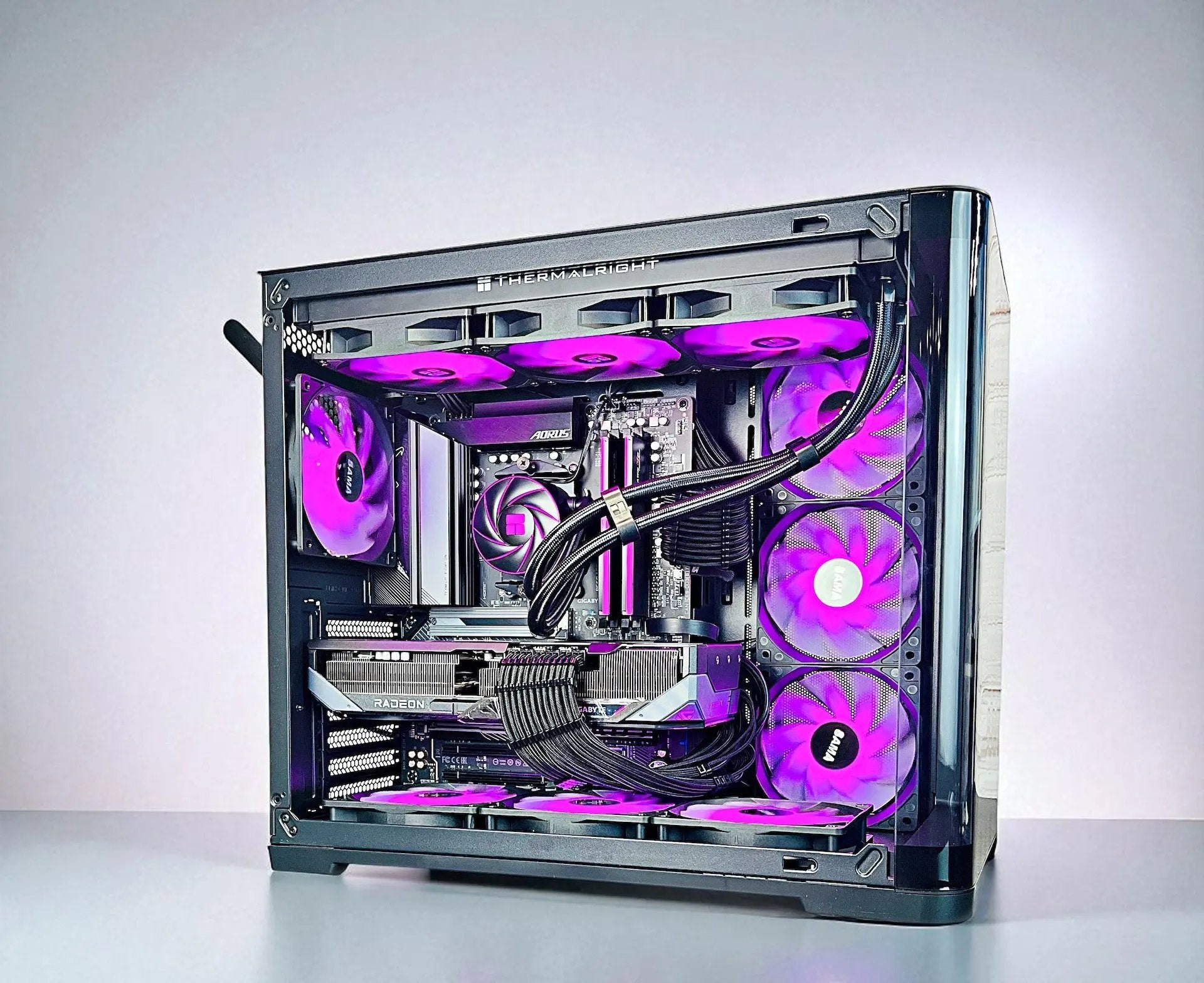 RX 9070 XT Gaming PC - Ryzen 7700X, 32GB DDR5 RAM WIFI – Tustin