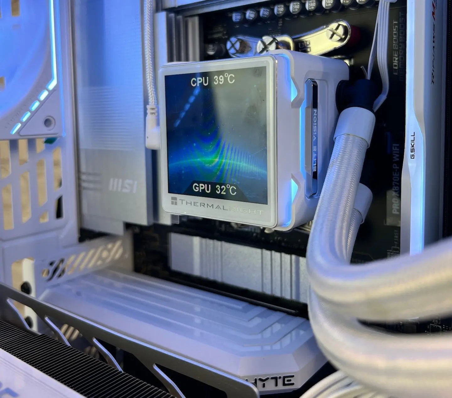 The Touch RTX 5080 Master ICE Ryzen 7 9800X3D 64GB RAM 4TB M.2 WIFI 7 Game Bundle Gigabyte