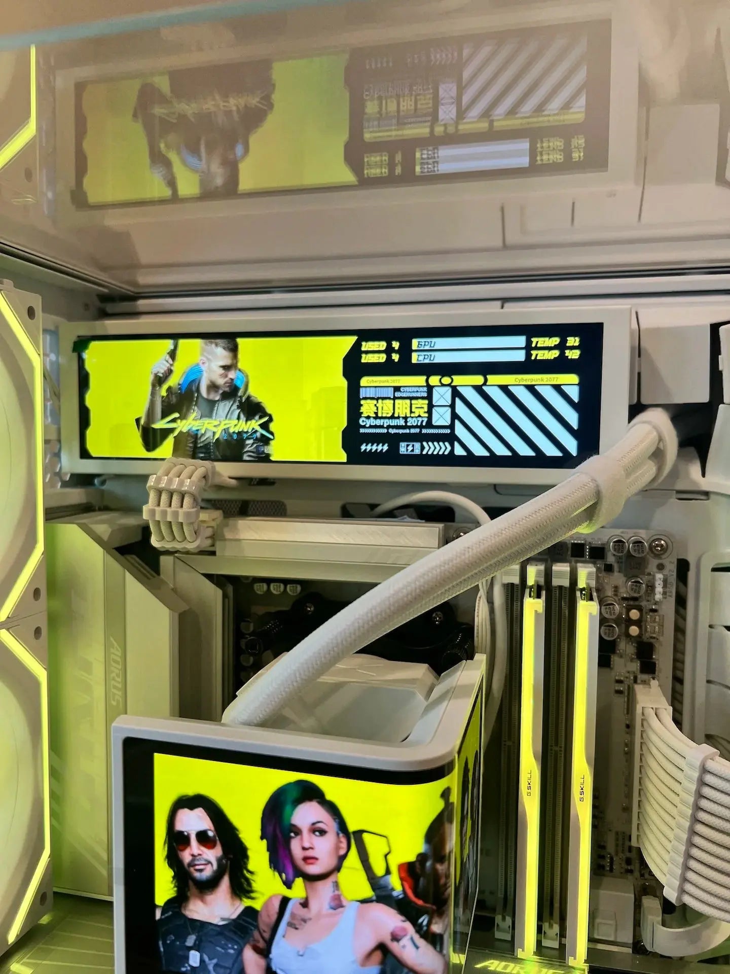 The Chameleon RTX 5080 Master Ice Ryzen 9800X3D 32GB DDR5 2TB M.2 Win 11 Pro Tustin System